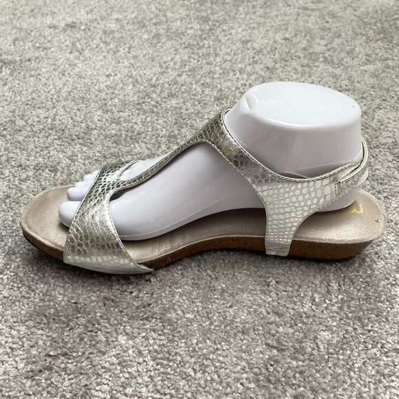 Me Too Metallic Snake T-Strap Sandals Womens 10M Silver Open Toe Casual W/ Box - Picture 9 of 15